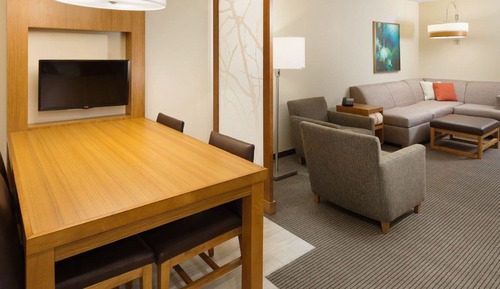 Suite (King 2 Room Suite)
