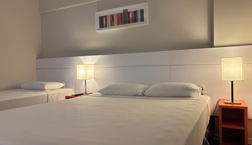 Standard Triplo - 1 Cama Casal e 1 Cama Solteiro