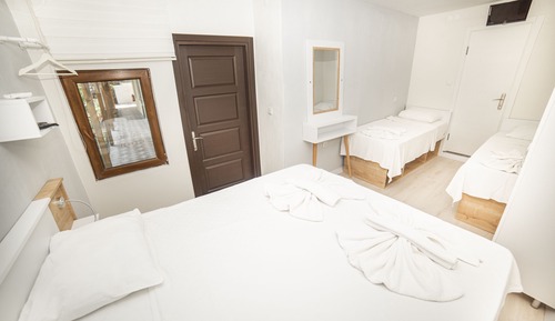 Habitación cuádruple económica