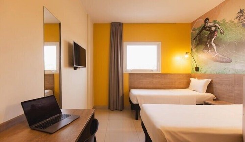 Habitación estándar con 1 cama doble o 2 individuales