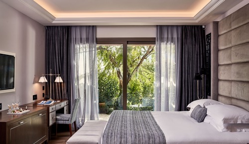 Villa, piscina privada, vistas parciales al mar