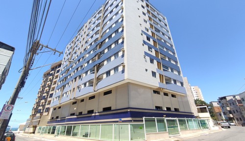 Apartamento familiar, 3 habitaciones, vistas parciales al mar, junto a la playa