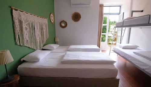 Habitación cuádruple familiar, 1 habitación, balcón