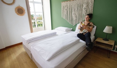 Habitación superior con 1 cama doble o 2 individuales