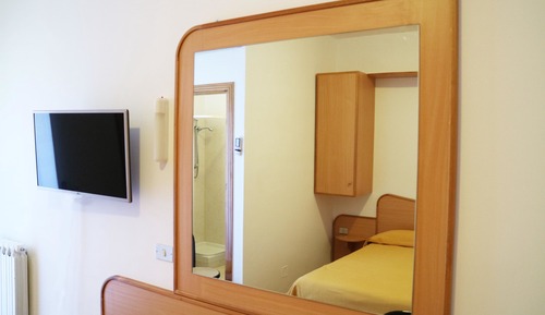 Habitación con 1 cama doble o 2 individuales, 1 cama doble o 2 individuales