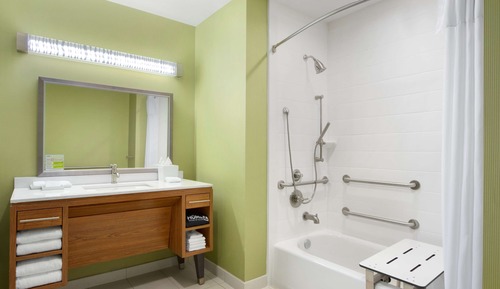 Suite, 1 cama de matrimonio grande, no fumadores (mob/hearing acc w/ bathtub)