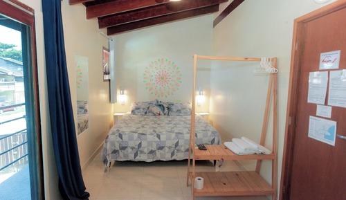 Habitación triple estándar, 1 habitación, balcón