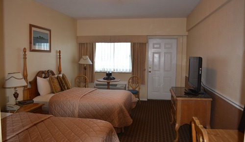 Standard Room, 2 Double Beds, Balcony, St. Lawrence River View