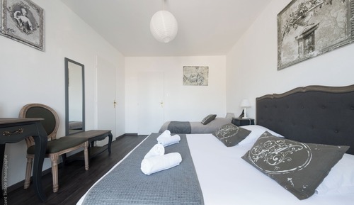 Habitación triple Confort, varias camas, terraza