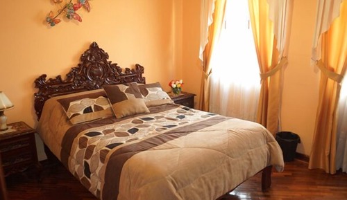 Habitación económica doble, 1 cama doble, baño compartido