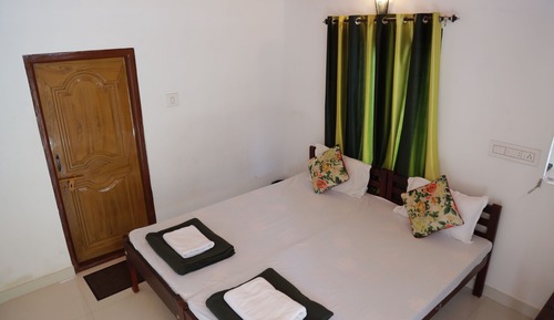 Habitación económica doble, 2 habitaciones, vistas parciales al mar, junto a la playa