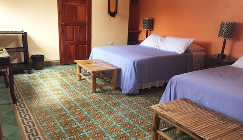 Habitación cuádruple Deluxe, 2 camas de matrimonio, baño privado