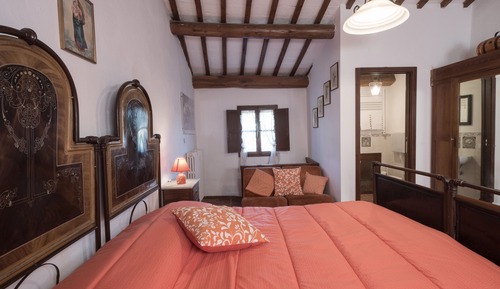 Suite junior, varias camas, baño privado (external)