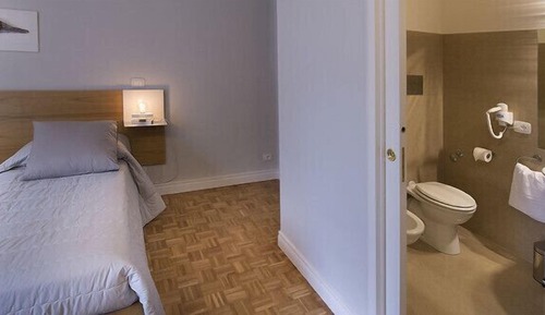 Habitación con 1 cama doble o 2 individuales, balcón