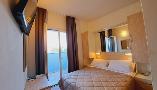 Habitación clásica doble, 1 cama doble, balcón