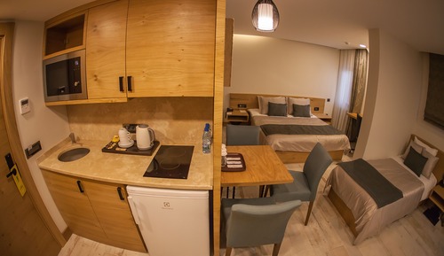Estudio familiar, 2 habitaciones, cocina básica, en la zona del jardín