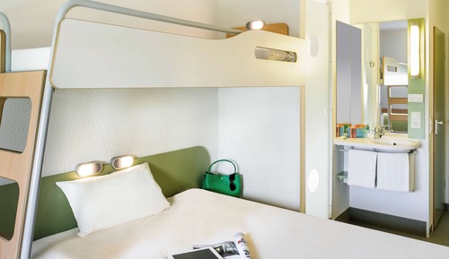 Habitación doble, varias camas