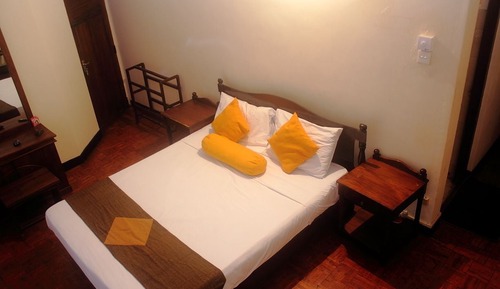 Habitación superior con 1 cama doble o 2 individuales, 1 cama de matrimonio, vistas al jardín