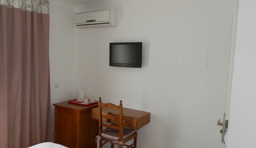 Habitación doble, balcón, vistas parciales al mar