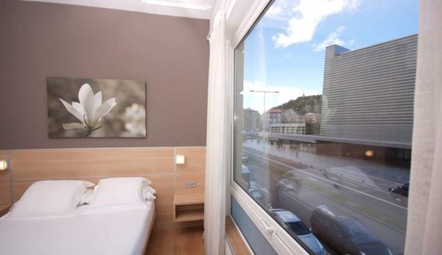 Habitación con 1 cama doble o 2 individuales, vistas a la ciudad (Exterior)