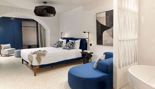 Amyth Infinity Suite with Private Pool