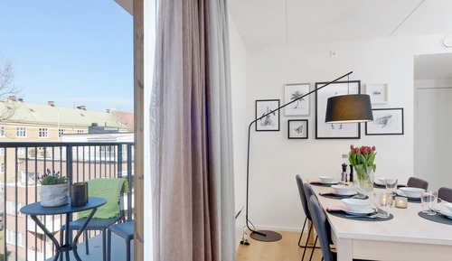 Apartamento Business, 3 habitaciones, balcón, vistas a la ciudad