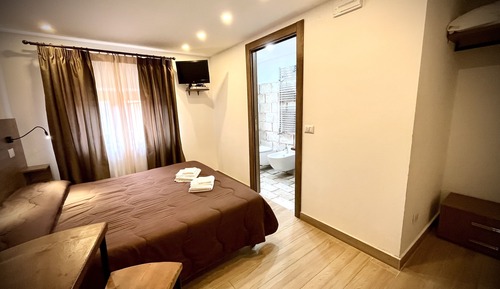 Dúplex superior, 2 habitaciones, 2 baños, vistas a la montaña