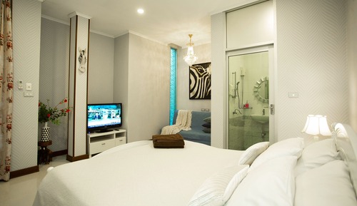 Villa familiar, varias habitaciones, no fumadores, piscina privada