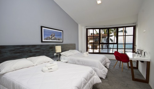Habitación superior, 2 camas dobles, vistas al mar