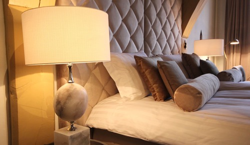 Suite presidencial, 1 cama de matrimonio grande, frigorífico, vistas al canal