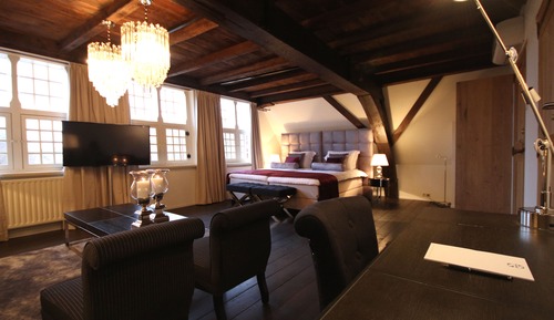 Suite superior, 1 cama de matrimonio grande, bañera, vistas al canal