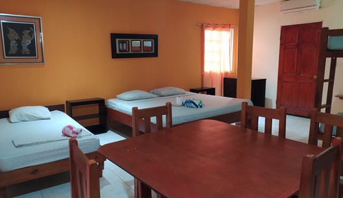 Apartamento familiar, vistas al jardín, planta baja