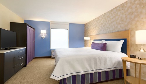 Suite, 1 cama de matrimonio grande, accesible para personas con discapacidad (Roll In Shower)