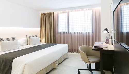 Habitación básica doble, 1 cama de matrimonio grande