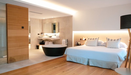 Suite, balcón