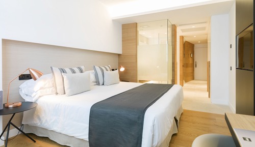 Habitación superior con 1 cama doble o 2 individuales