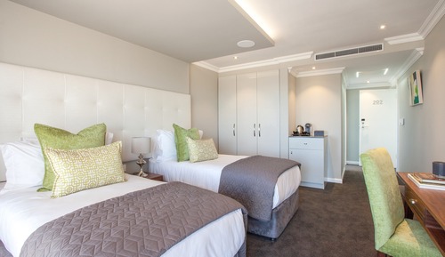 Habitación superior con 1 cama doble o 2 individuales
