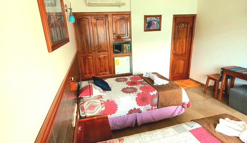 Habitación con 2 camas individuales