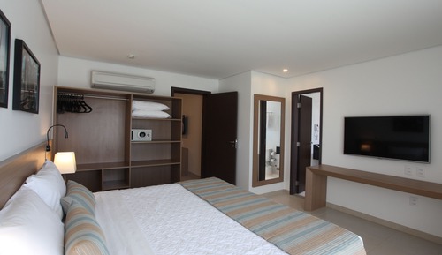 Suite, vistas parciales al mar