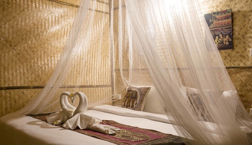 Villa tradicional, 1 cama de matrimonio grande, baño privado, vistas a la piscina
