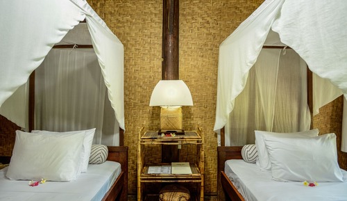 Habitación tradicional, vistas al jardín (Villa Kayu 1B)