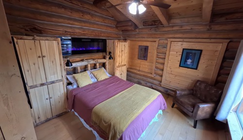 Suite estándar, 1 cama de matrimonio con sofá cama, terraza, vistas a la colina (9)