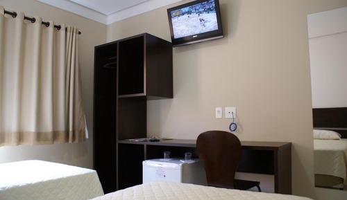 Habitación con 2 camas individuales, 1 cama doble