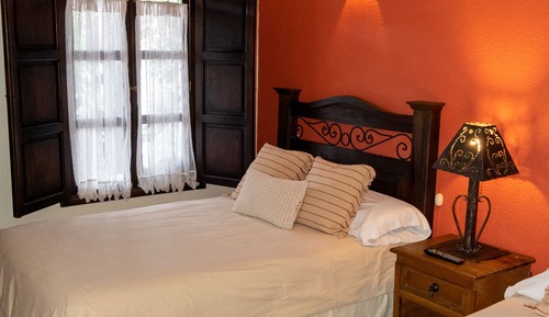 Habitación básica doble, varias camas