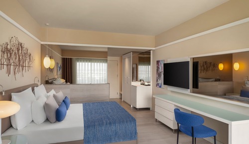 Habitación cuádruple estándar, vistas parciales al mar