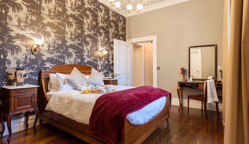 Suite, baño privado (Furlong)