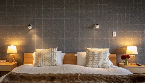 Suite de lujo, 1 cama de matrimonio grande, baño privado, vistas parciales al lago