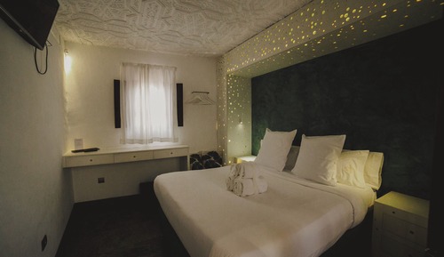 Habitación romántica, 1 cama de matrimonio, vistas al patio (Lasur)