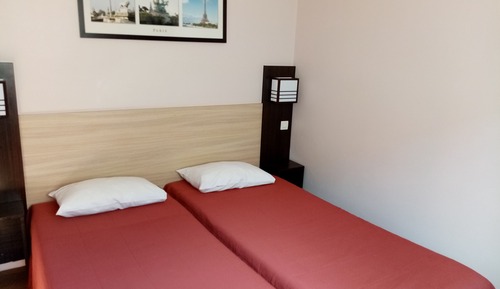 Habitación con 2 camas individuales