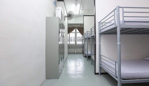 Dormitorio compartido, dormitorio mixto